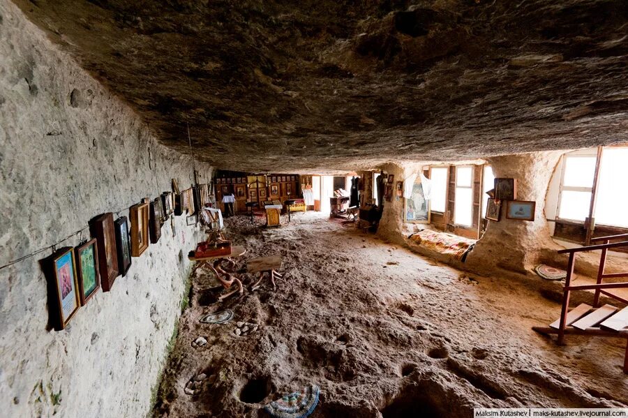 Пещерный монастырь челтер мармара в крыму. Челтер коба крым. Эски кермен монастырь в скале. Челтер-мармара в крыму. Монастырь челтер мармара крым.