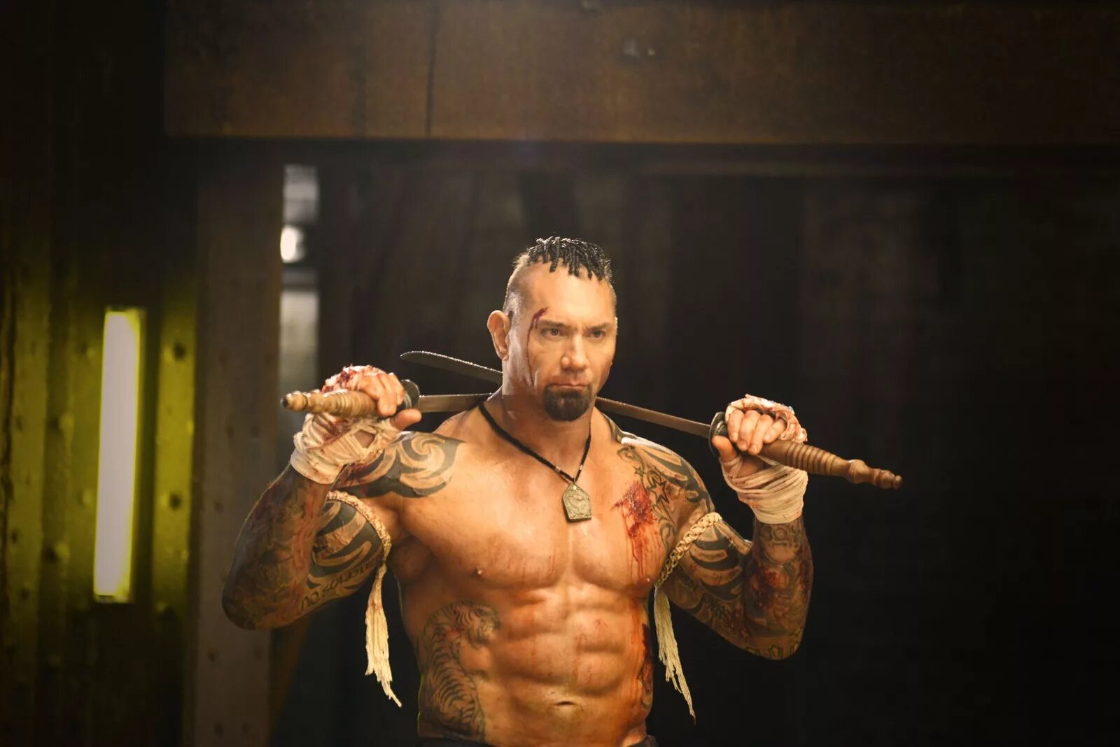 Ютуб боевики новинки. Kickboxer: Vengeance 2016. Кикбоксер 2016 Батиста. Тонг по актер.