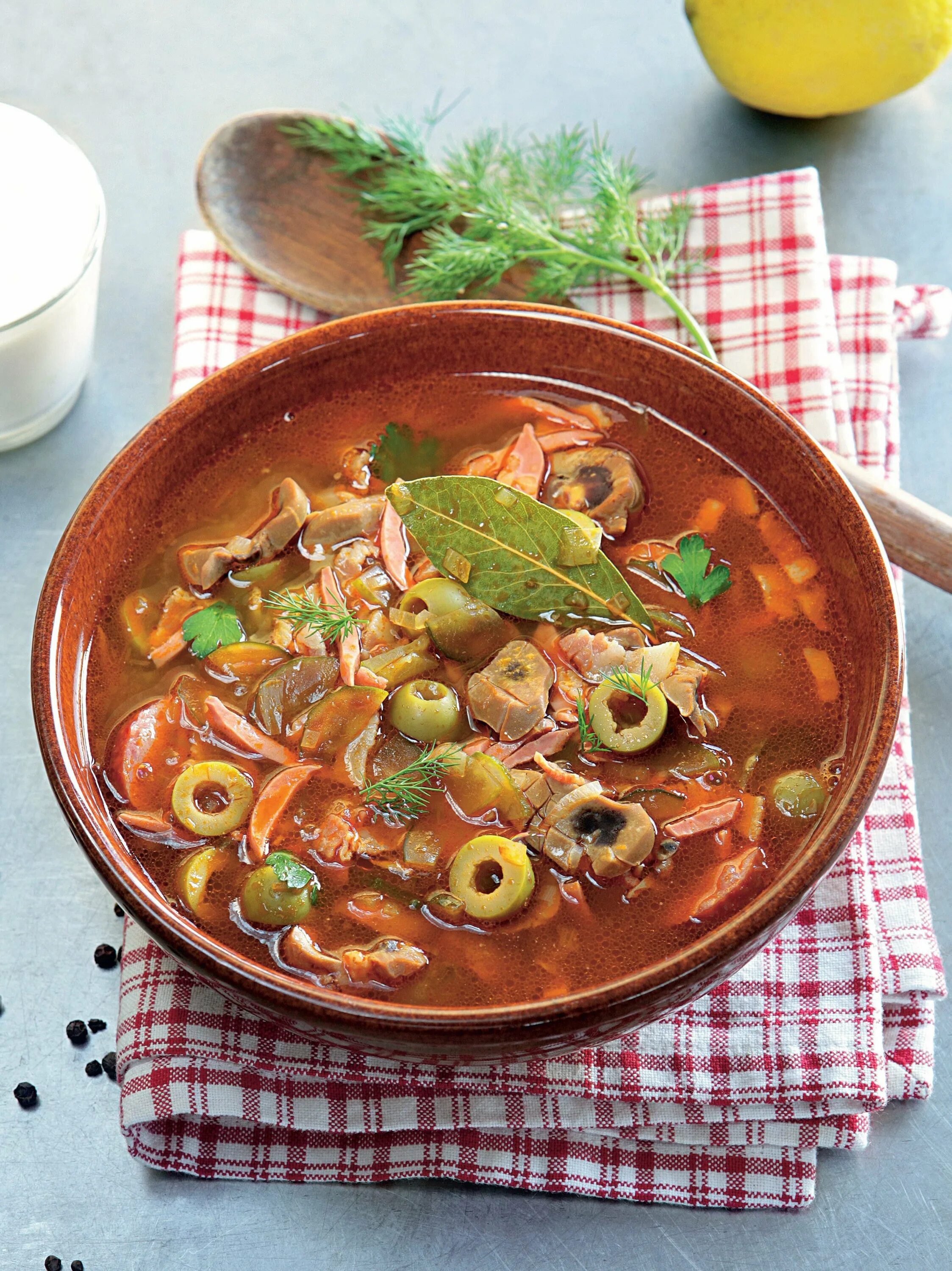 Солянка рецепт классическая с картошкой и мясом. Солянка сборная мясная. Суп солянка сборная суп солянка сборная. Солянка сборная мясная 350мл. Солянка мясная школа гастронома.