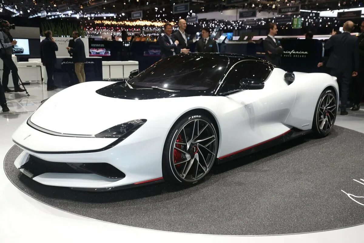 Rimac concept 2. Mcmurtry spéirling. Самая быстрая электрическая машина. Машина nio ep9. Rimac c2.