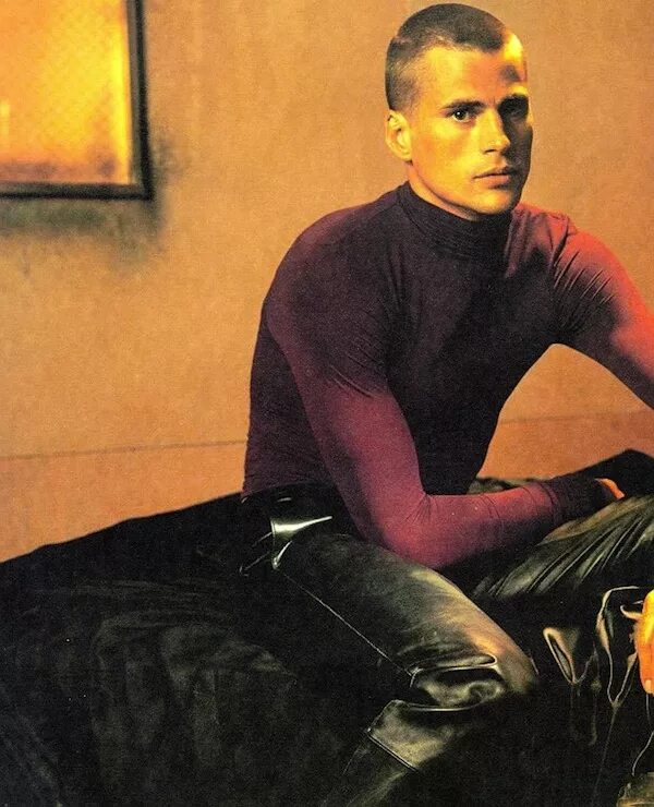 Джон шепард mass effect. Кристофер йетс шеппард. Джон шепард mass effect актер. Марком шепардом. Марком шепардом.