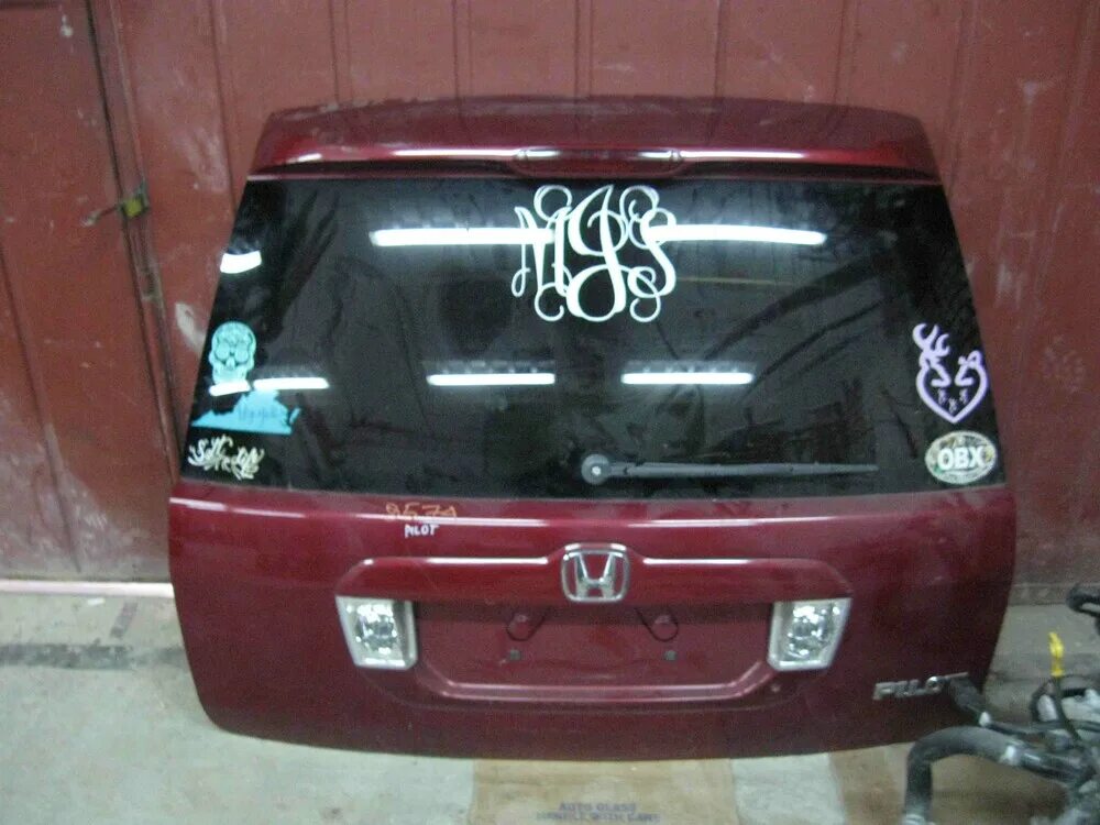 Дверь багажника nissan ad 11. Заднее стекло крышки багажника в екатеринбурге toyota ist. Hyundai accent 2008 крышка багажника. Задняя крышка багажника тойота ист. 4 1994 года.