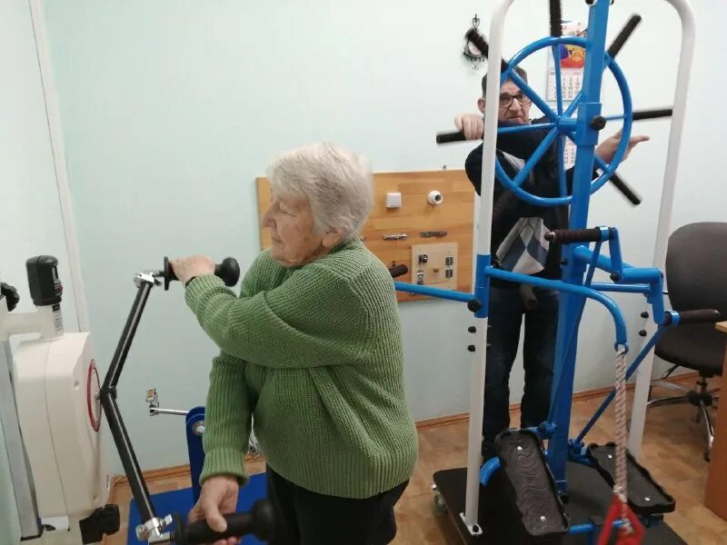 женщины старого оскола. занятия по компьютерной грамотности для пенсионеров. найти работу для пенсионеров. женщина пенсионерка. пансионат для пожилых валентиновка королев.