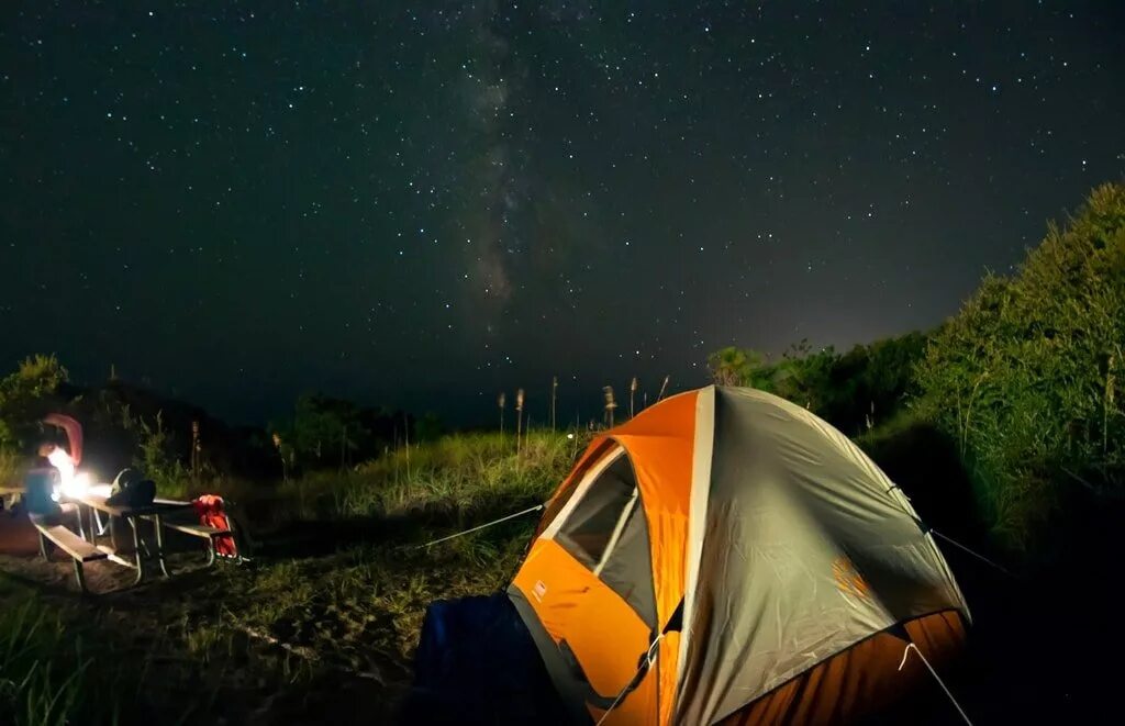 Sky camping. Палатка на природе. Поход с палатками. Туристическая палатка на природе. Палатка палатка.