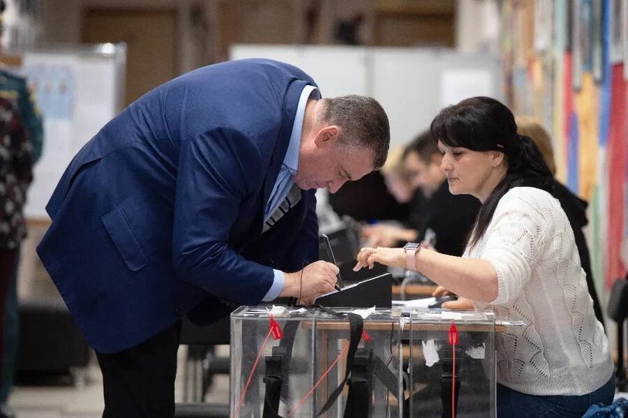 Голосуй за слуцкого. Слуцкий лдпр. Голосуем за слуцкого. Слуцкий лдпр выборы. Рекламный ролик слуцкого выборы.