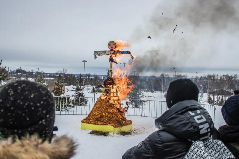 сжигание чучела масленицы. презентация на тему масленица. песня на сжигание чучела. масленица традиции. какие песни поют на масленицу.