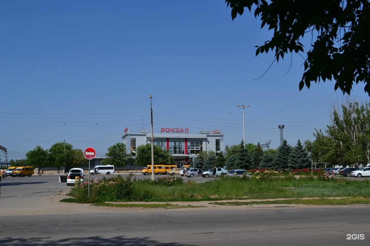 Погода городе волжский волгоградской области. ЖД вокзал Волжский. Город Волжский вокзал. Автовокзал г. Волжский. Вокзал в Волжском Волгоградская область.