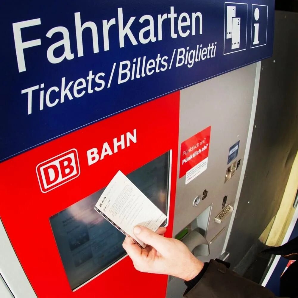 Tickets kaufen. Fahrkarte. Билеты Deutsche Bahn. Ticket в Германия. Реклама Deutsche Bahn.