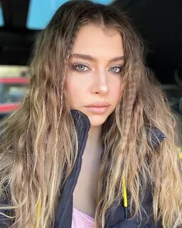 Hande Erçel'in sosyal medya fenomeni ablası Gamze Erçel, estetik yaptı...