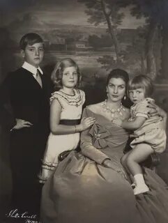 Photo of Princess Maria Milagros del Drago and Children.jpg. 