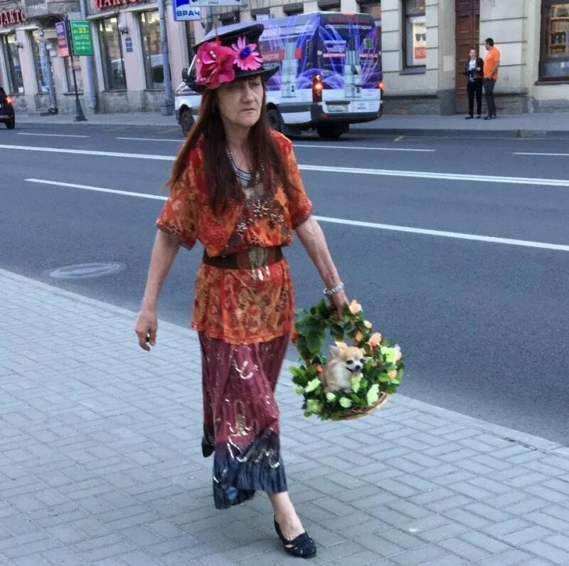 Елена ромашова misslenarik. Странная мода на улицах. Модницы петербурга. Выставка модники и модницы. Фрики на улицах москвы.