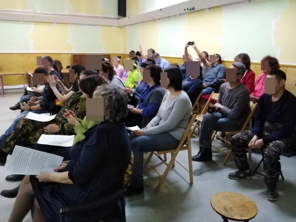 Общество анонимных. Общество анонимных алкоголиков. Группа анонимных алкоголиков. Группа аа центр. Групповая психотерапия.