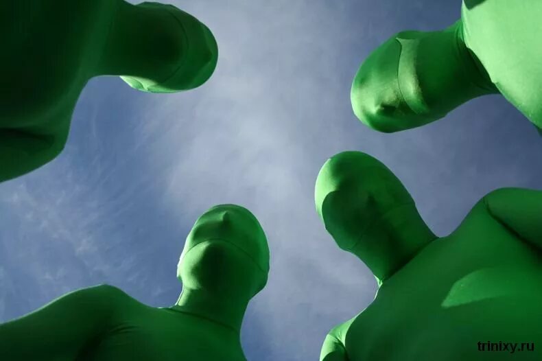 Зеленые человечки. Четыре зеленых человечка. Группа зеленых человечков. Ассоциации с зелеными человечками. Семь зеленых людей