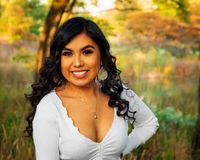 Yalangoch kokrakli ayollar