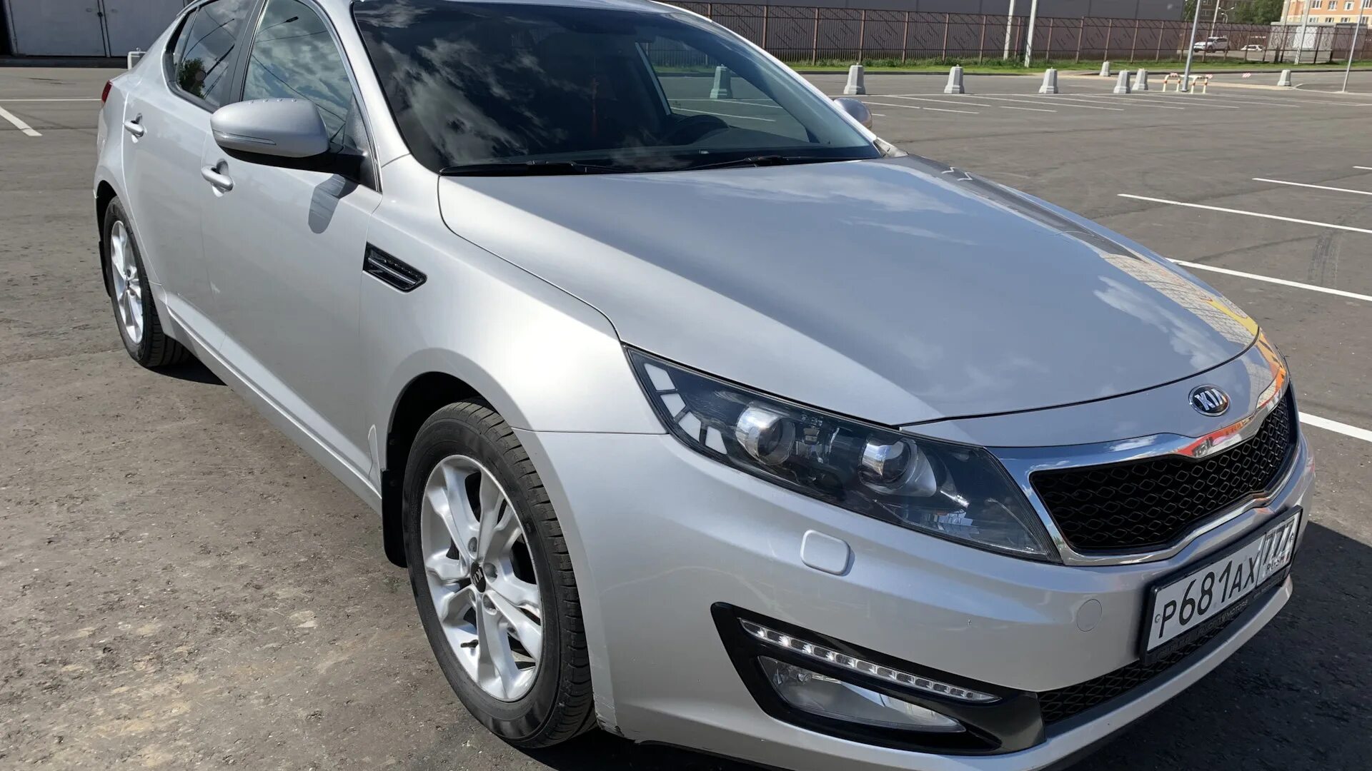 битая машина. каршеринг ниссан альмера. разбитая тойота королла 2012. делимобиль каршеринг в москве. бита hp2x127.