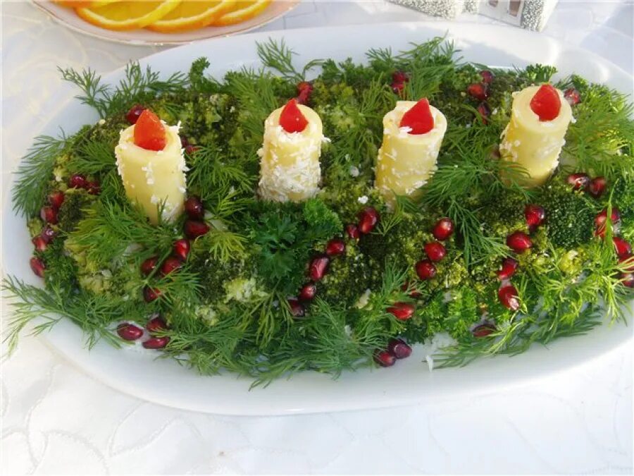 Пять салатов достойные новогоднего. Пять салатов достойные новогоднего. Новогодний салат елочка. Новогодний стол. К празднику.