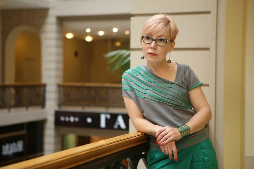Ольга епифанова стилист биография личная жизнь Книга Александра Рогова "Гид по стилю": Развращаем со вкусом