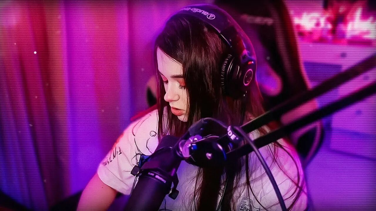 Yuuechka 2022. Акула твич. Юечка твич. Юечка твич. Юечка твич.