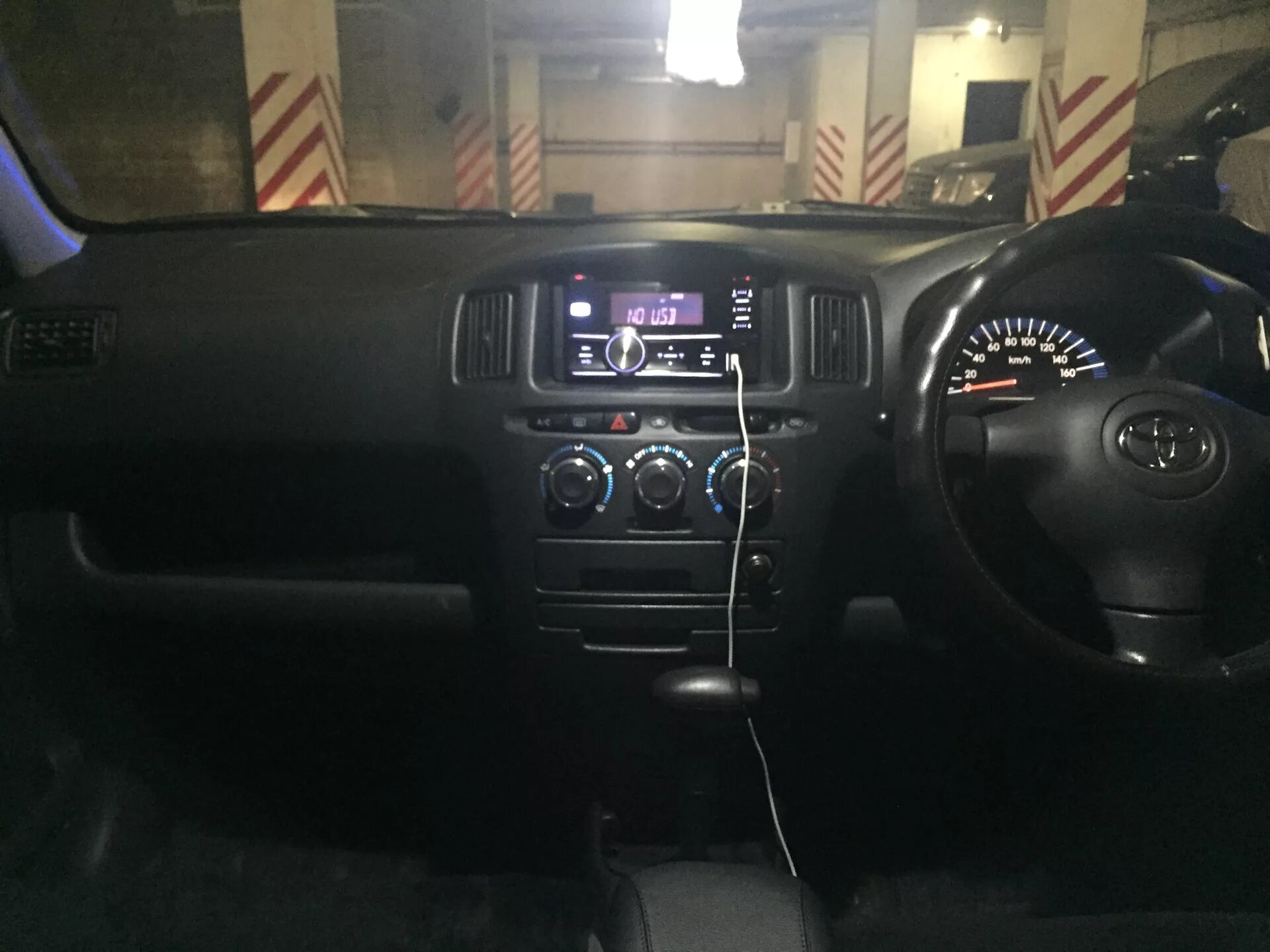 2002 Toyota Succeed car Photos - Automatic Transmissions - 100980 km milage