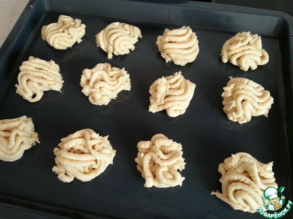 Песочное печенье через мясорубку. Песочное печенье хризантемы через мясорубку. Рецепт печенья мясорубка песочного. Песочное печенье через мясорубку. Песочное печенье через мясорубку.