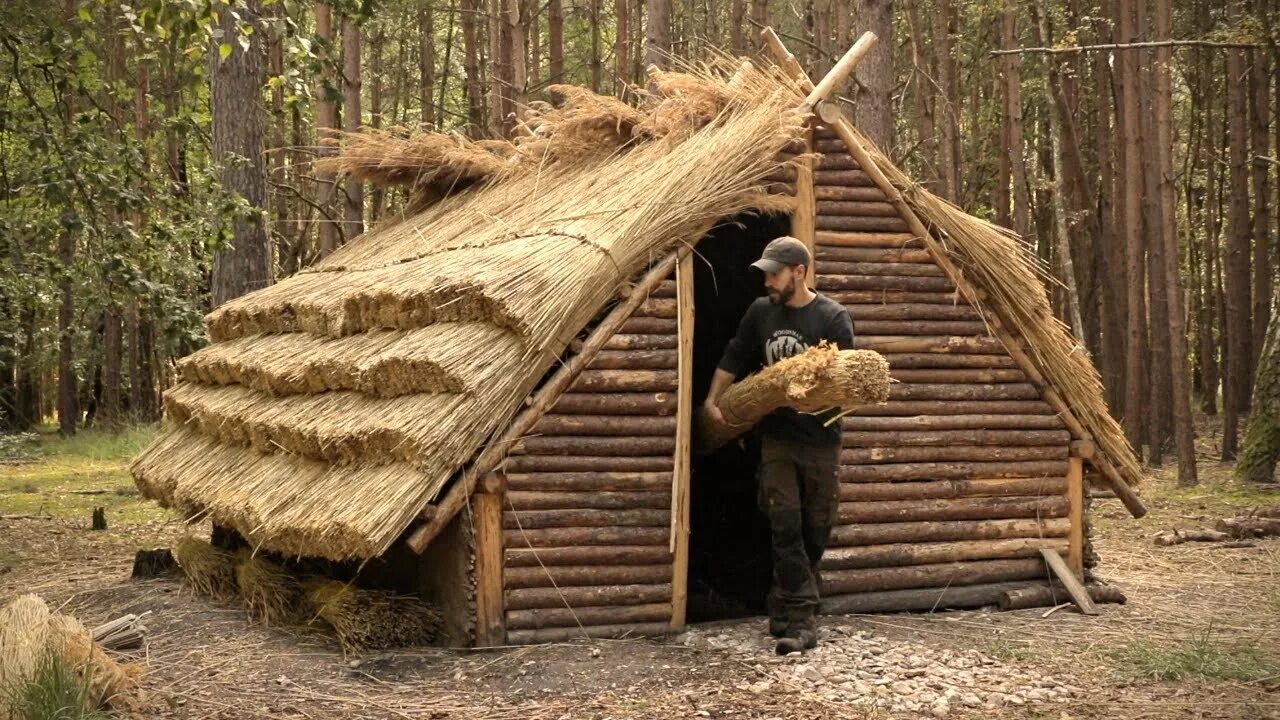 Shelter building. Бушкрафт убежище. Shelter building. Built a shelter what to sleep. Землянка для выживания.