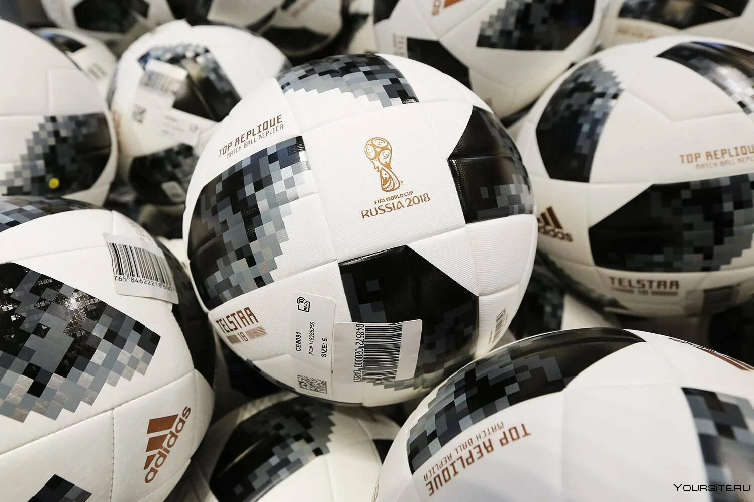 Самой дорогой мяч. Самый дорогой мяч. Футбольный мяч дорогой. Самый дорогой мячик в мире. Самый дорогой мячик в мире футбольный.