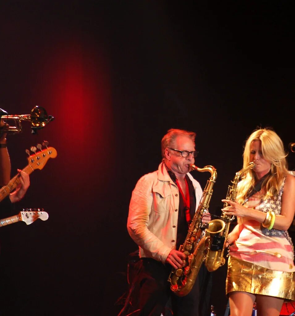 Candy Dulfer. Candy Dulfer 2023. Кэнди Далфер саксофон. Кэнди Далфер фото. Кэнди далфер саксофон и гитара