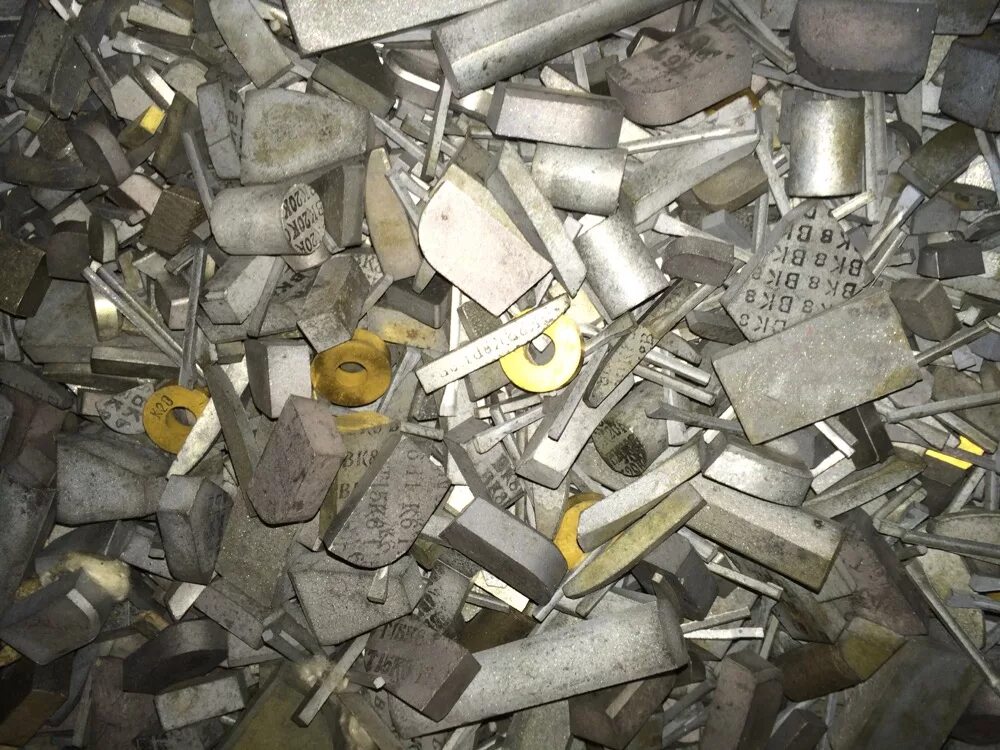 Пластины твердосплавные уп 203. Метал побеждает. Твердый сплав вк тк что это. Метал побеждает. Твердый сплав победит сплав.