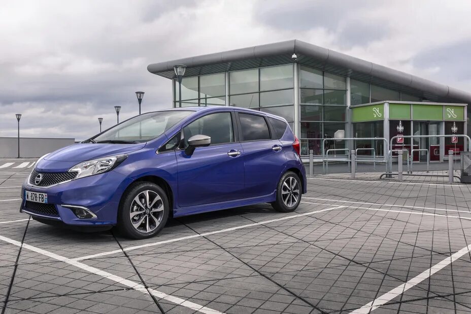 Nissan note 2. Nissan note e12. Nissan note 2010. Ниссан ноут 2013. Ниссан ноут ридер.
