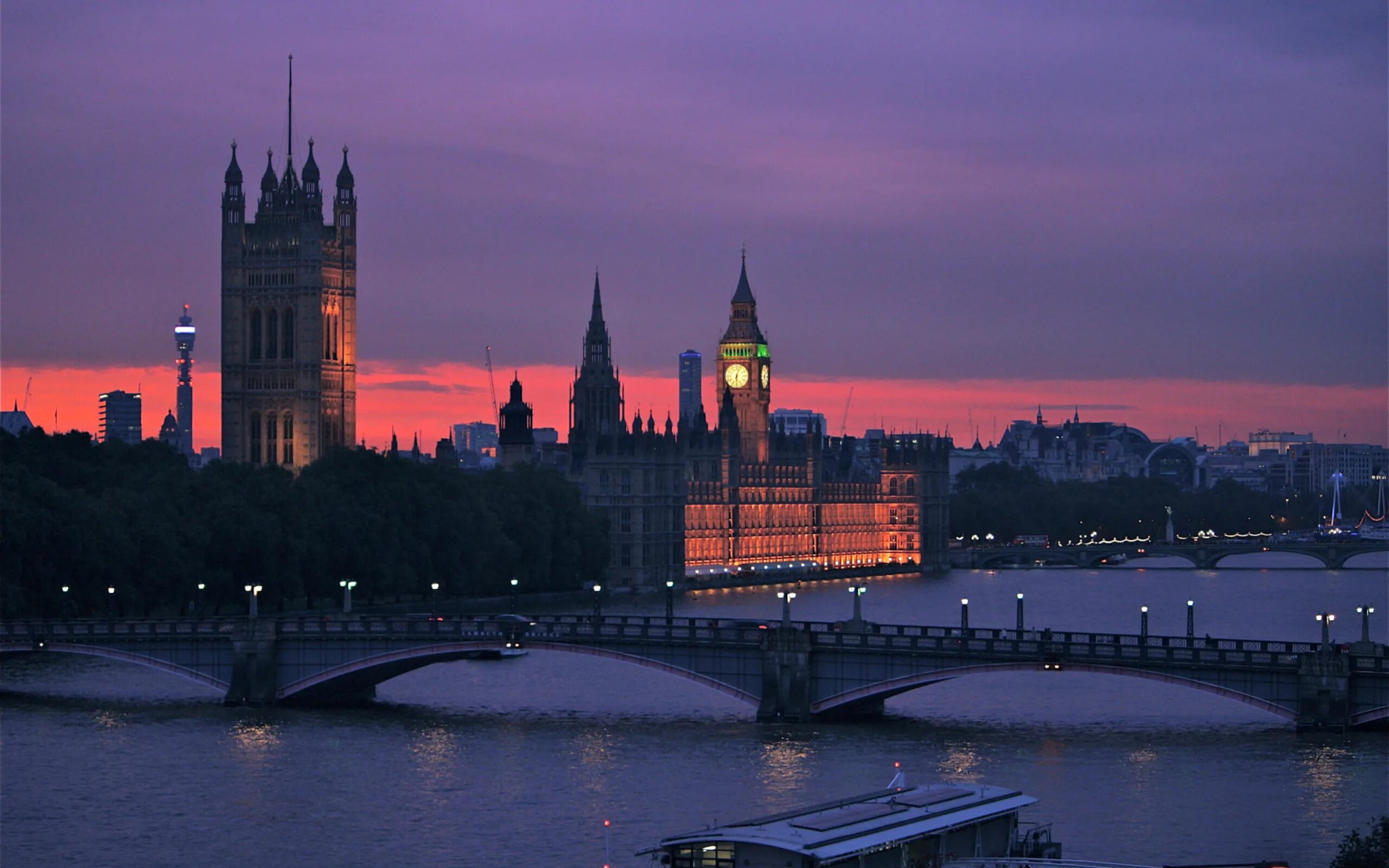 A place in britain. Лондон столица Великобритании. Темза Англия. Лондон город Темза. Река Темза в Великобритании.