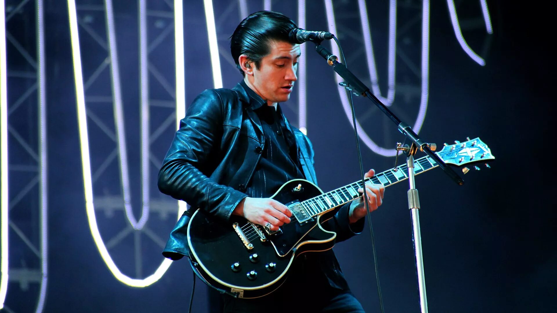 Arctic monkeys call. Группа arctic monkeys. алекс тернер арктик манкис. arctic monkeys сейчас. группа арктик манкис.