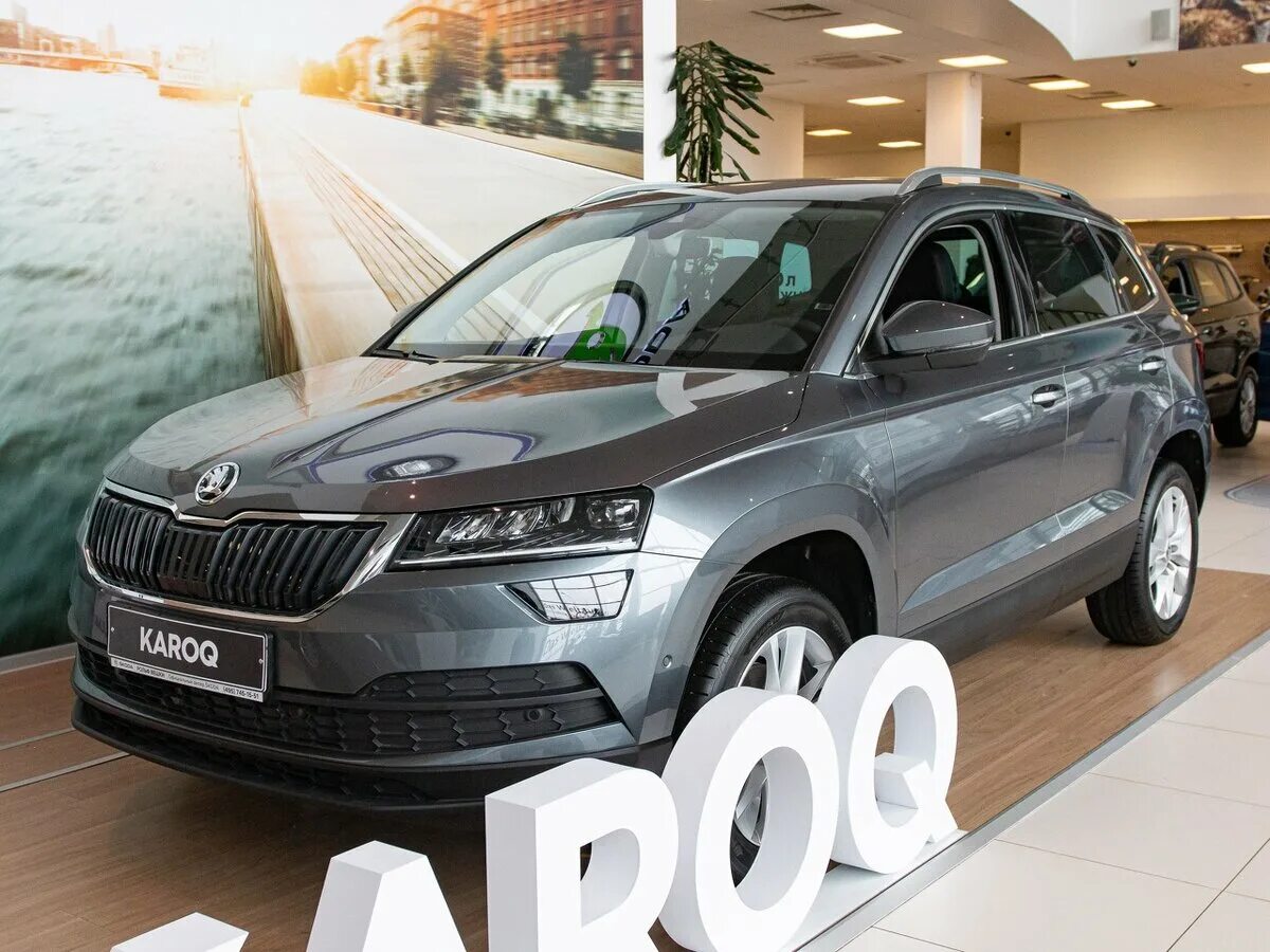 Купить новый шкода карок. Skoda Karoq 2021. Skoda Karoq 2020. Шкода Karoq 2020. Шкода Карок 2021 серый.