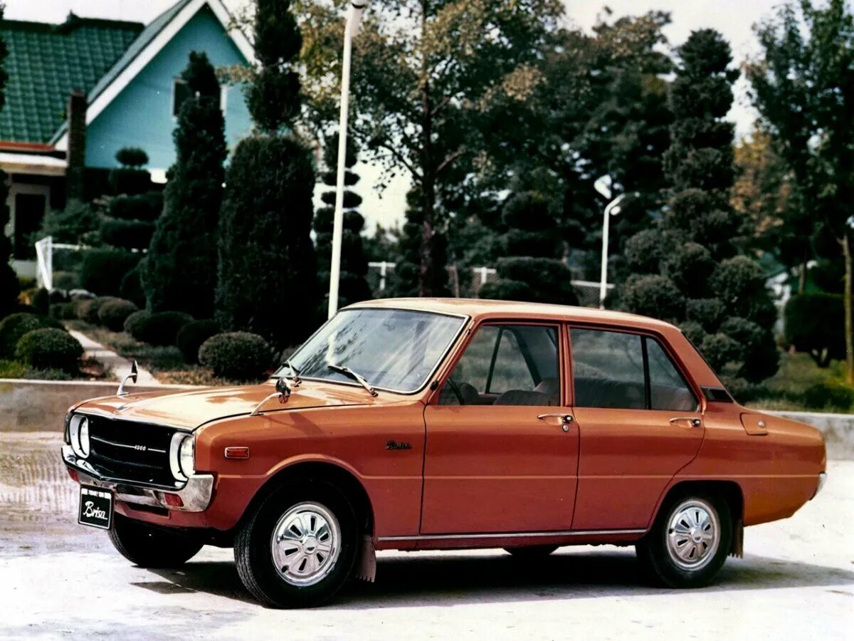 1 автомобиль киа. Киа Бриса 1974. Kia sedan Brisa 1974 года. Kia Brisa 1 поколение. Kia. Седан Brisa.