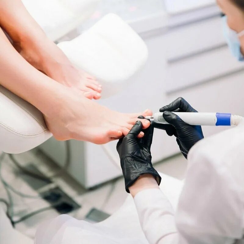 Медицинский аппаратный педикюр. Медицинский аппаратный педикюр. Где работает подолог. Где работает подолог. Педикюр в салоне.