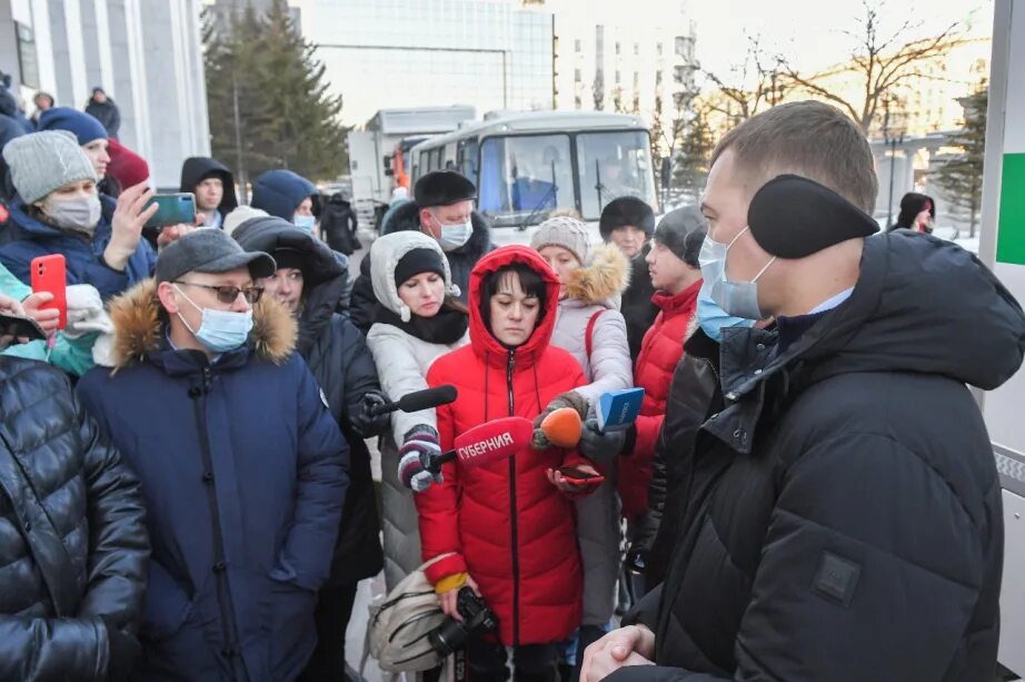 Хабаровск новости события. Дегтярев в шапке зимней.