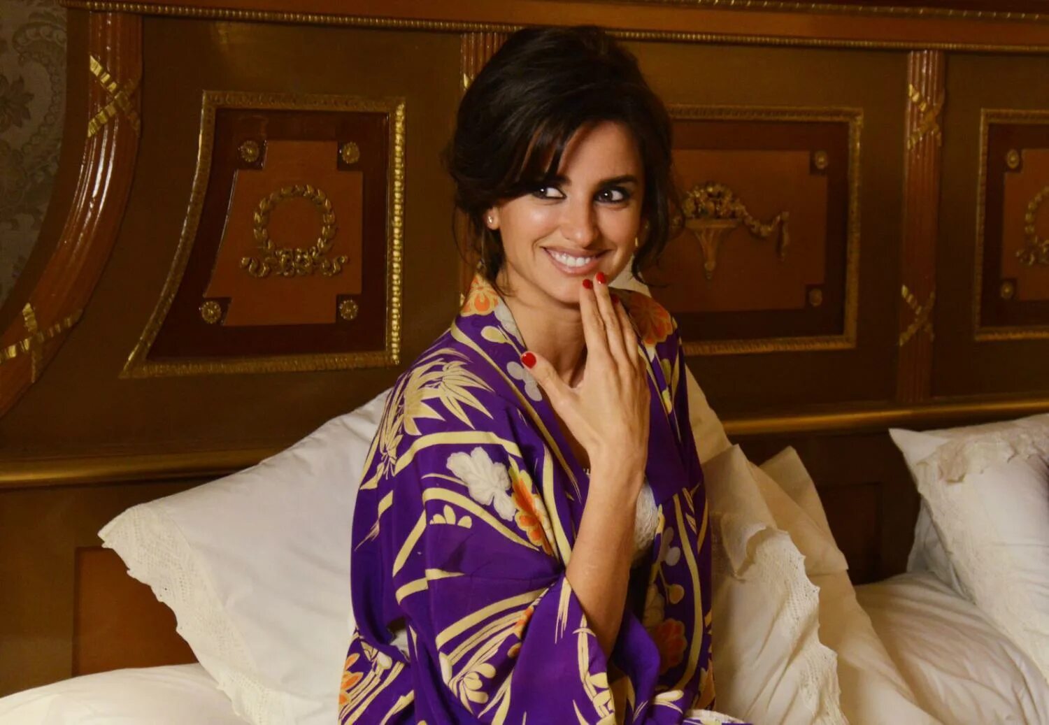 Королева испании фильм 2016 кадры. Пенелопа крус королева испании. Королева испании 2016. Королева испании пенелопа круз. Принцесса испании пенелопа крус.