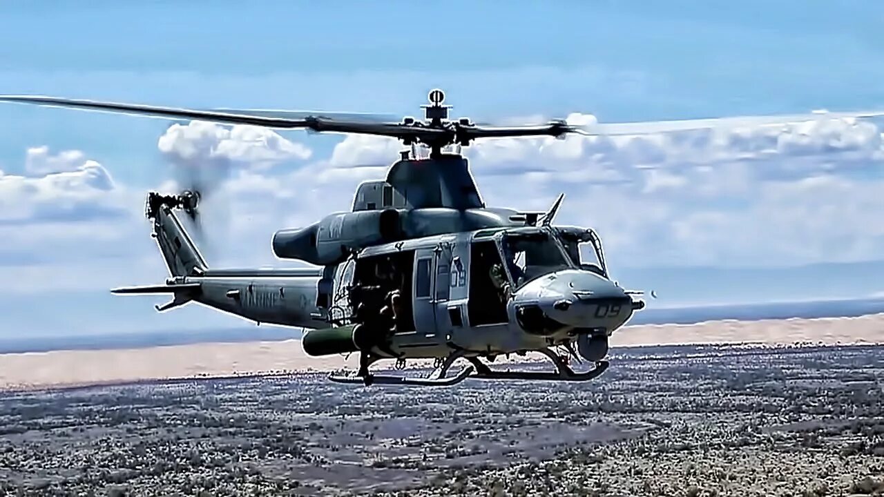 Вертолет uh-1y. Uh 1y venom. Uh 1y venom. Bell uh-1y venom. Uh-1y venom вертолет.