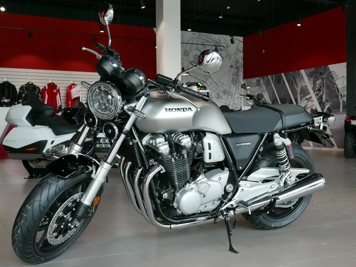 луганск рынок где продается велосипеды и детские игрушки. хонда cbr 650 r. веломагазины в новосибирске. байк новосибирск. мотосалон хонда мотоцикл.