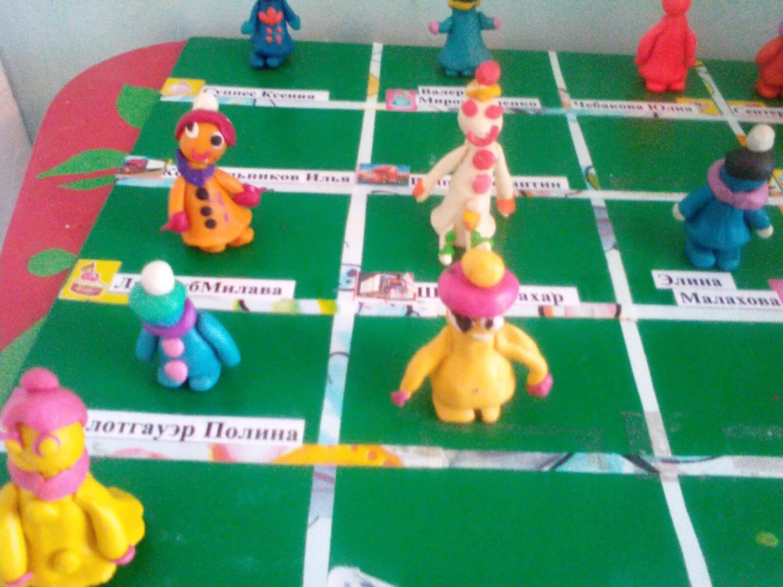 лыжи из пластилина для детей. лепка зимние забавы старшая группа. лепка лыжник в средней группе. лепка лыжника в детском саду. лепка зимние виды спорта средняя группа.