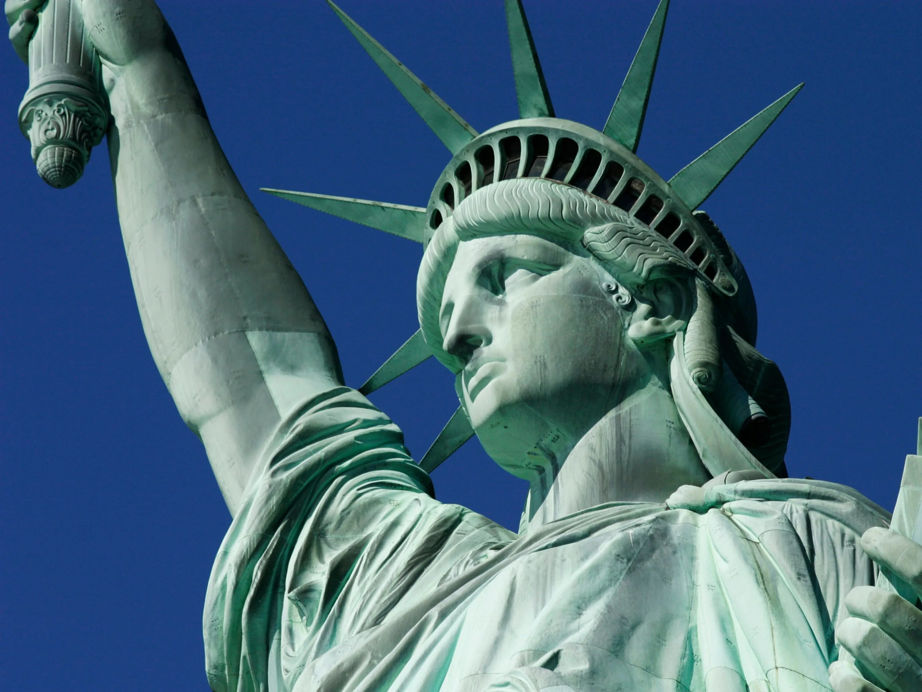 Париж люксембургский сад скульптуры. Скульптура объятия. Со статуей. Скульптура. Со статуей.