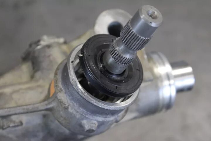 Подтяжка рулевой рейки тойота рав 4. Ремкомплект рулевой рейки рав 4 3. Подтяжка рейки рав 4 2008 года. Ремонт рулевой рейки rav4 2008. Ремкомплект рулевой рейки тойота рав 4 3 поколения.