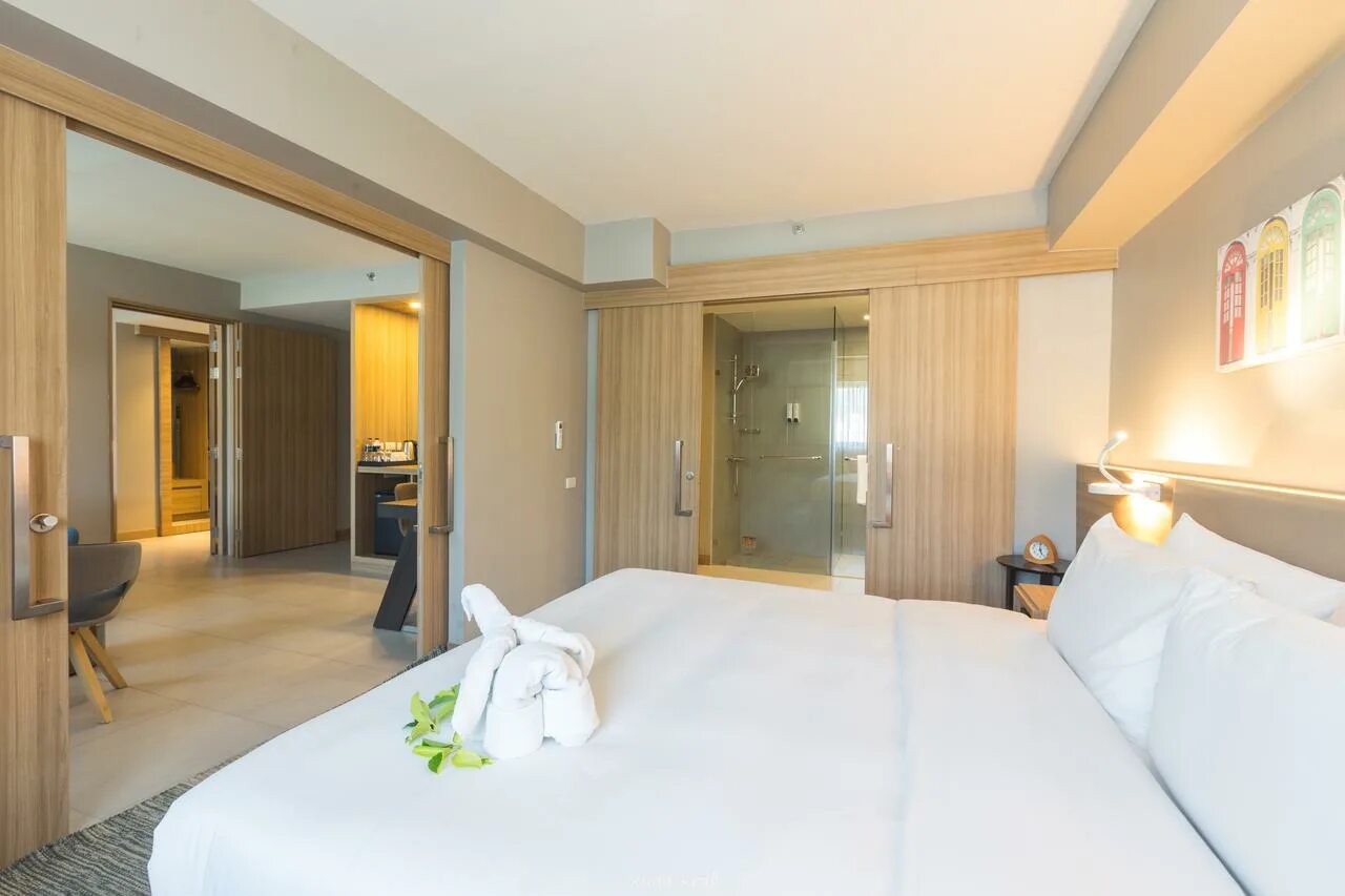 Отель Oakwood Hotel Journey Hub Phuket. Oakwood Hotel Journey Hub 4* Patong, Пхукет. Oakwood Hotel JOURNEYHUB Phuket 3*. Journey Hub 3* Патонг,. Oakwood journey hub phuket 3