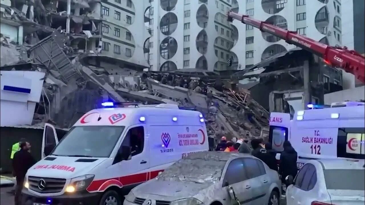 Землетрясение дошло. Стамбул землетрясение. последствия землетрясения в турции.