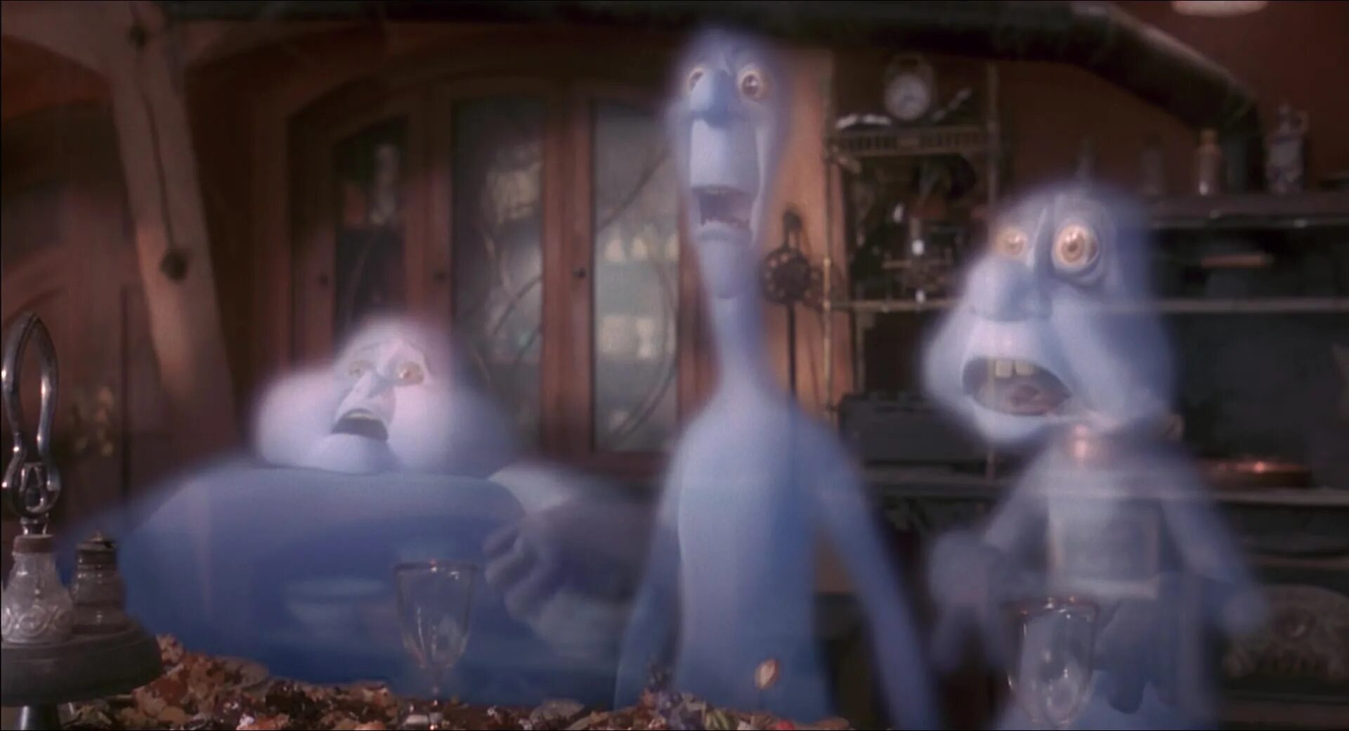 Включи 3 привидения. Каспер 1995 три призрака. Призрак Каспер злой.