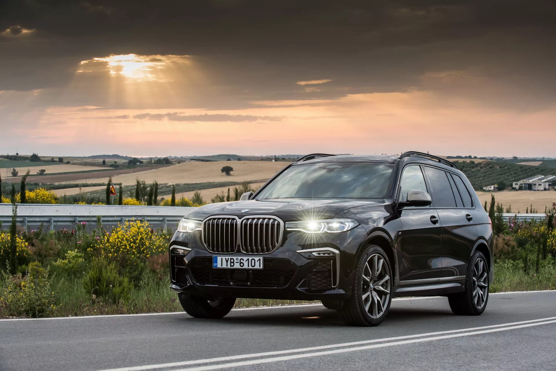 Х 7 м. БМВ Икс 7. BMW x7 2015. BMW x7 m50. Джип БМВ х7.