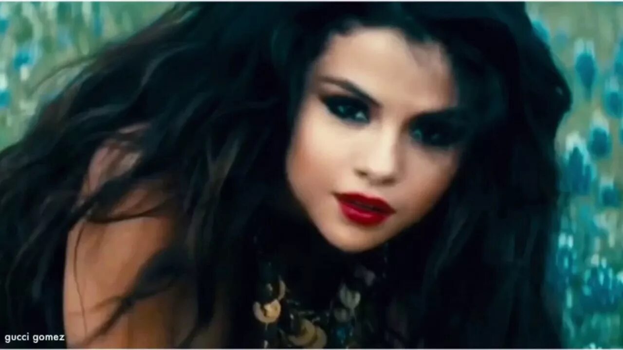 Видеоклипы красивых песен. Макияж Селены Гомес come and get it. Selena Gomez come get it макияж.