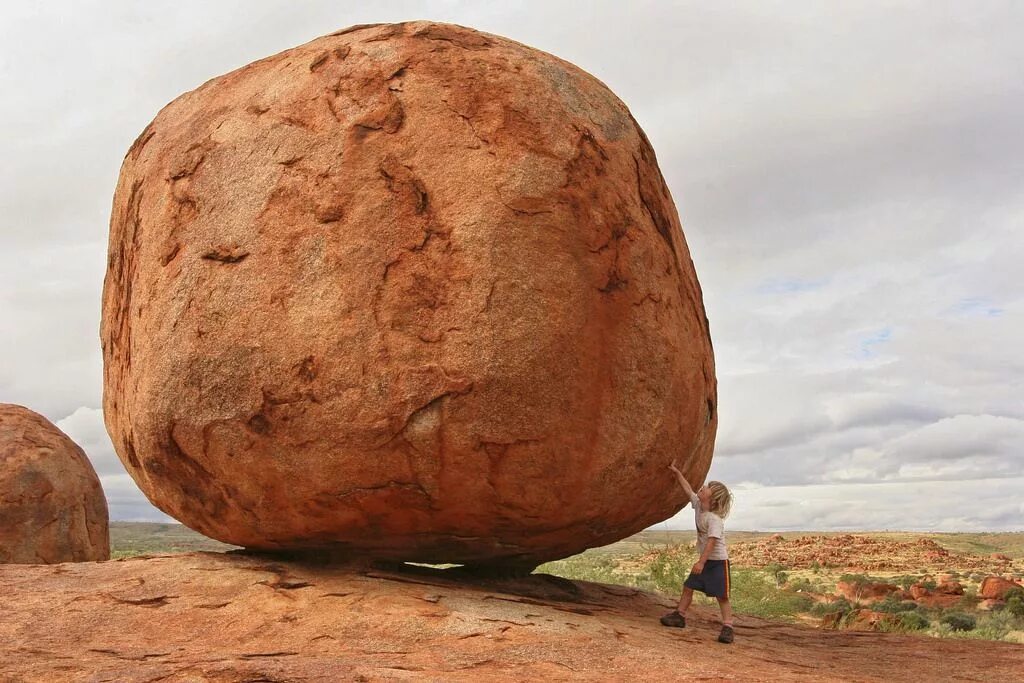 Big Rocks. Камень Боулдер раунд. Грушевидном Камне the Rock. Boulder large rounded Rock. Huge round