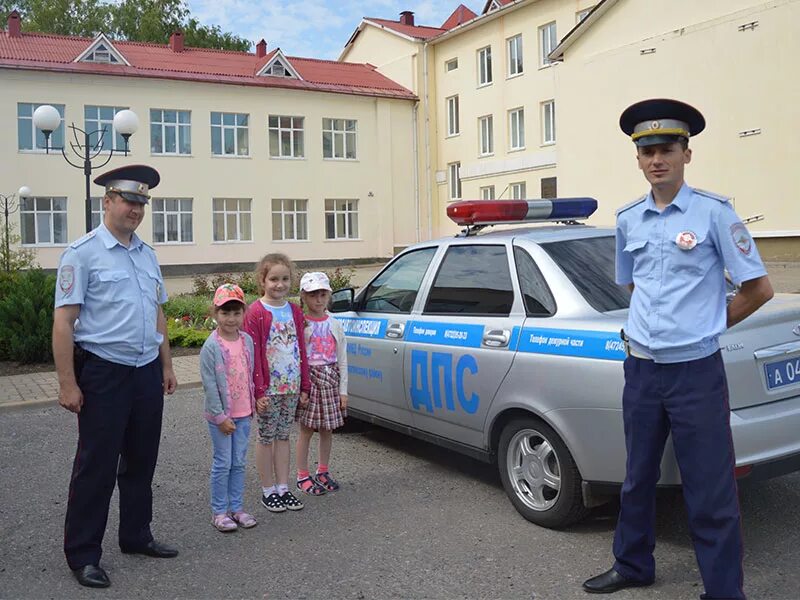 Автомобиль рэо. Начальник ГАИ Ракитянского района. ГАИ Ракитное Белгородской области. Начальник ГИБДД Губкин Белгородской области. ДПС Шебекино сотрудники.