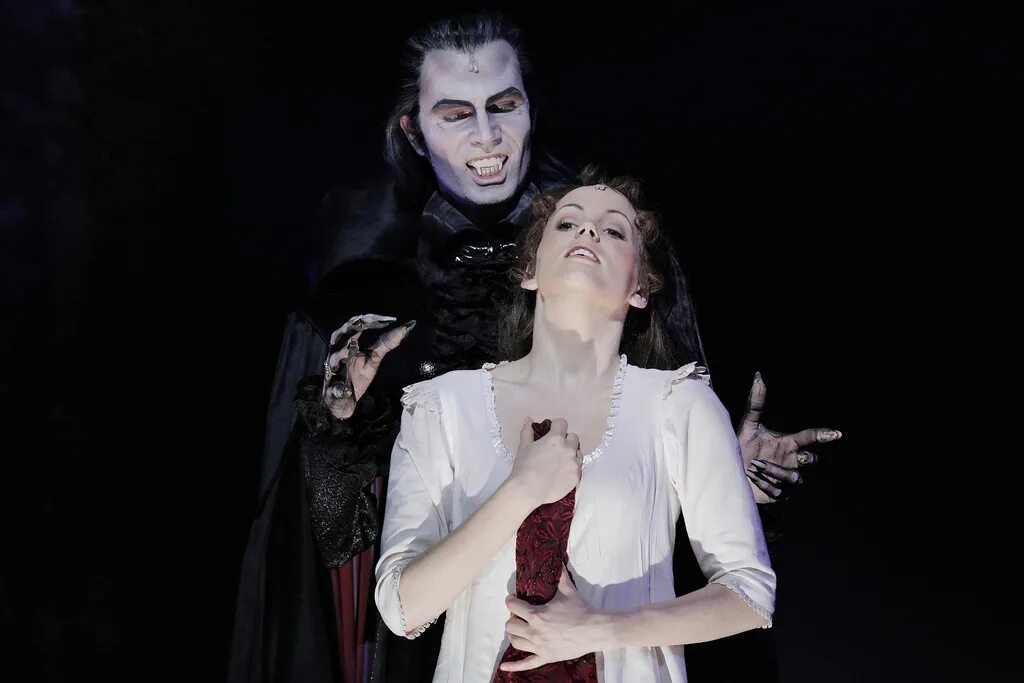 брюно пельтье дракула мюзикл. мюзикл дракула. танец вампиров мюзикл бродвей. рок опера дракула. бал вампиров театр музыкальной комедии.