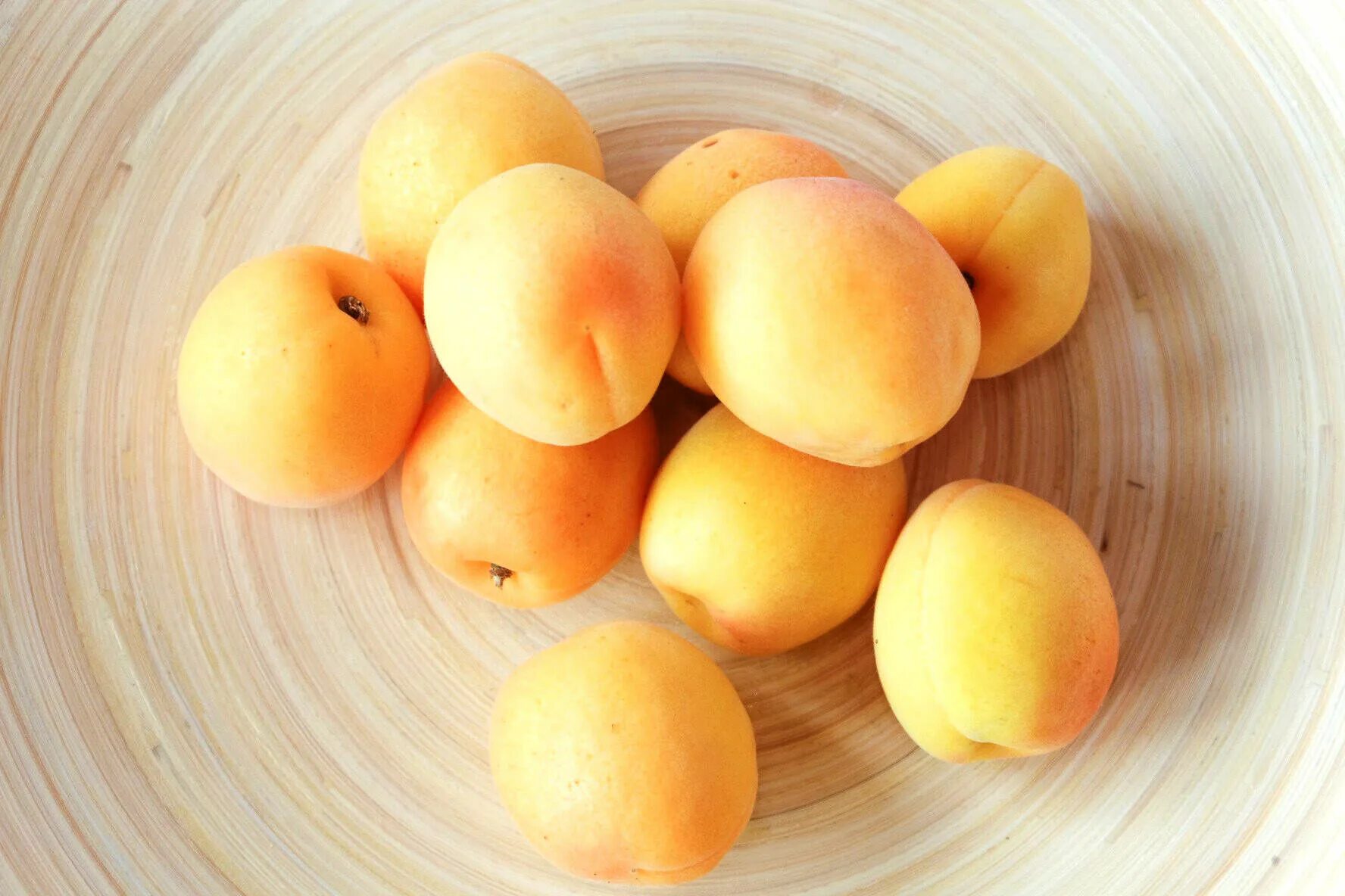 Apricot 3 мл zahra. Запах абрикосов. Сюд пасифик ром и табак. Сложный эфир персика. Сложные эфиры абрикос.